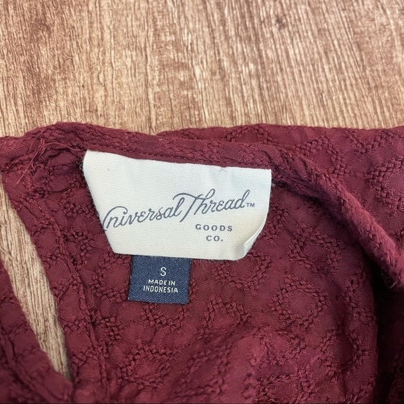 Universal Threads Maroon Ruffle 3/4 Sleeve Blouse - Picture 2 of 4